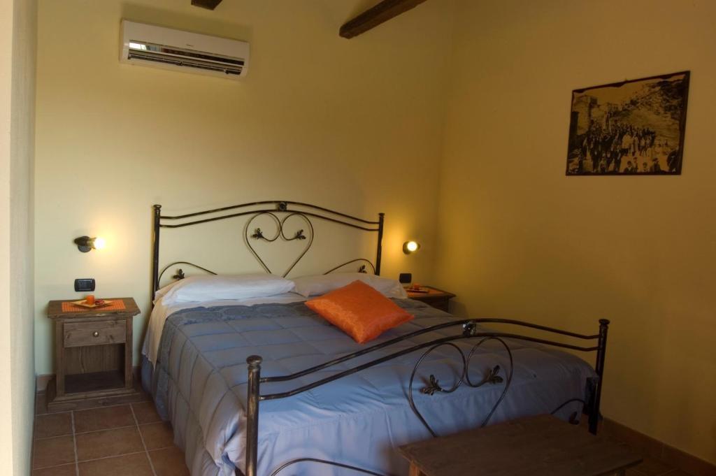 Hotel La Casa Nella Prateria Altomonte Zimmer foto